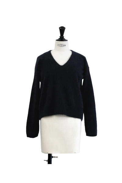 V neck top in Raccoon . Black