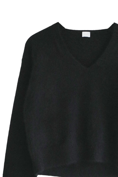 V neck top in Raccoon . Black