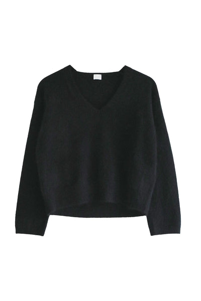 V neck top in Raccoon . Black