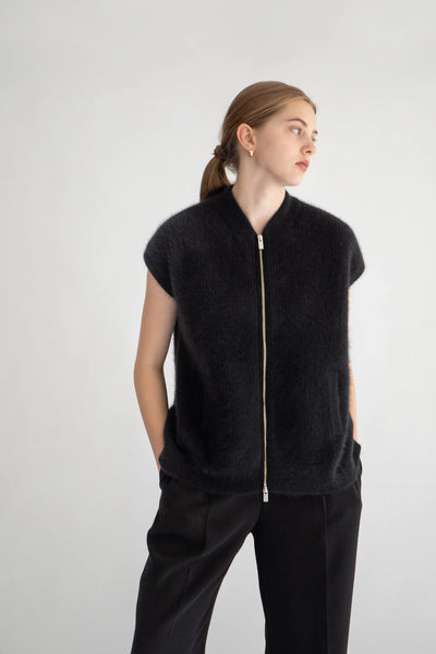 Zip-knit vest in raccoon Noir