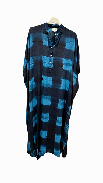 Kaftan Lore from Nous big check blue / cupro